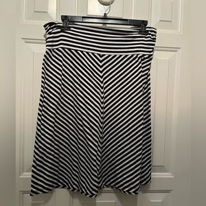 Faded Glory Black and White A-Line Skirt with a Wide Waist Band